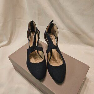 **Life Stride Women Blue Navy Giovanna 2 Pump**